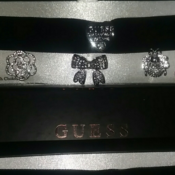 NIB 2 Womens GUESS Interchangeable Brooch Choker N - Picture 7 of 8